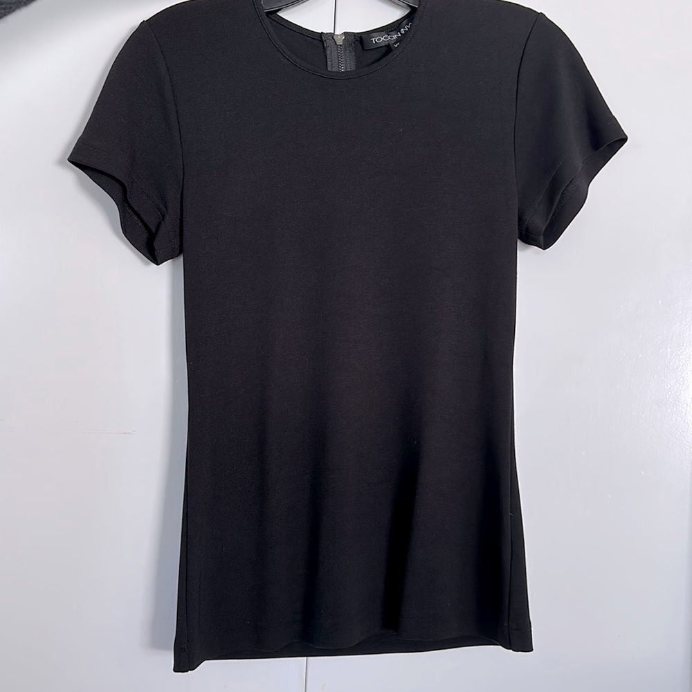 Brand new TOCCIN (NY) black top. XS but runs a bit larger. See measurements